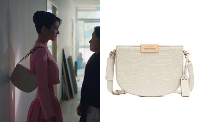 Seo Ye-ji with a Joy Gryson handbag 