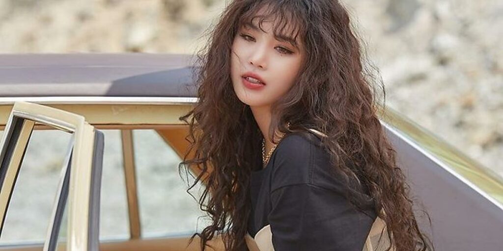 Korean hippie perm hairstyle long hair girls