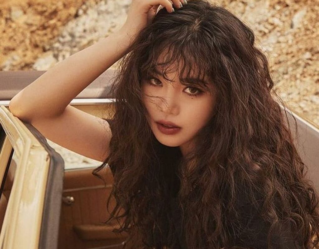 Korean hippie perm hairstyle long hair girls